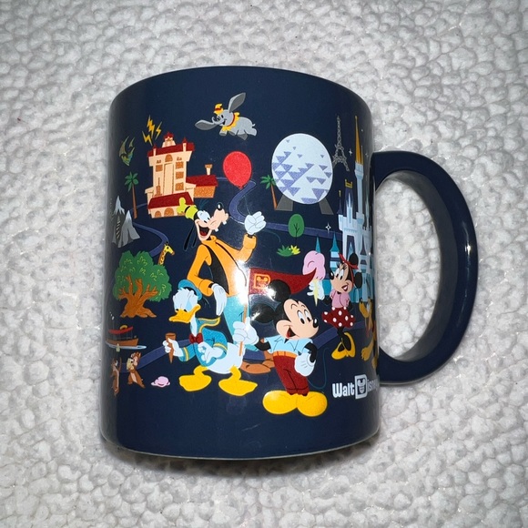 brand new walt disney world mug. disney world. disney characters. disney mug - Picture 1 of 2